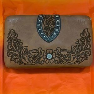 Montana West Hard Sided Wallet